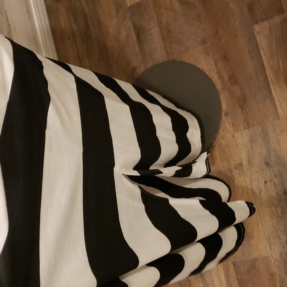 Gorgeous black and white maxi dress - Picture 6 of 8